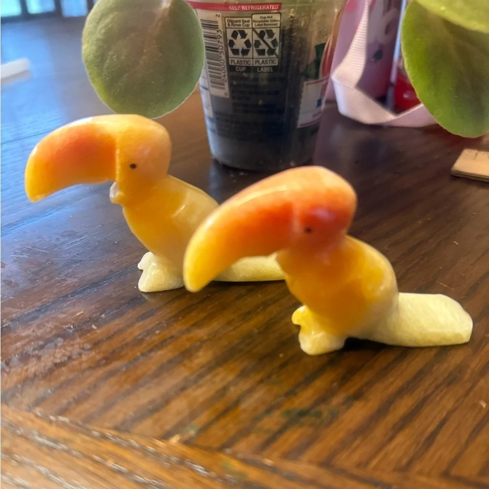 Vintage Toucan Bird Gemstone Hand Carved Stone Art Sculpture Figurine Miniature